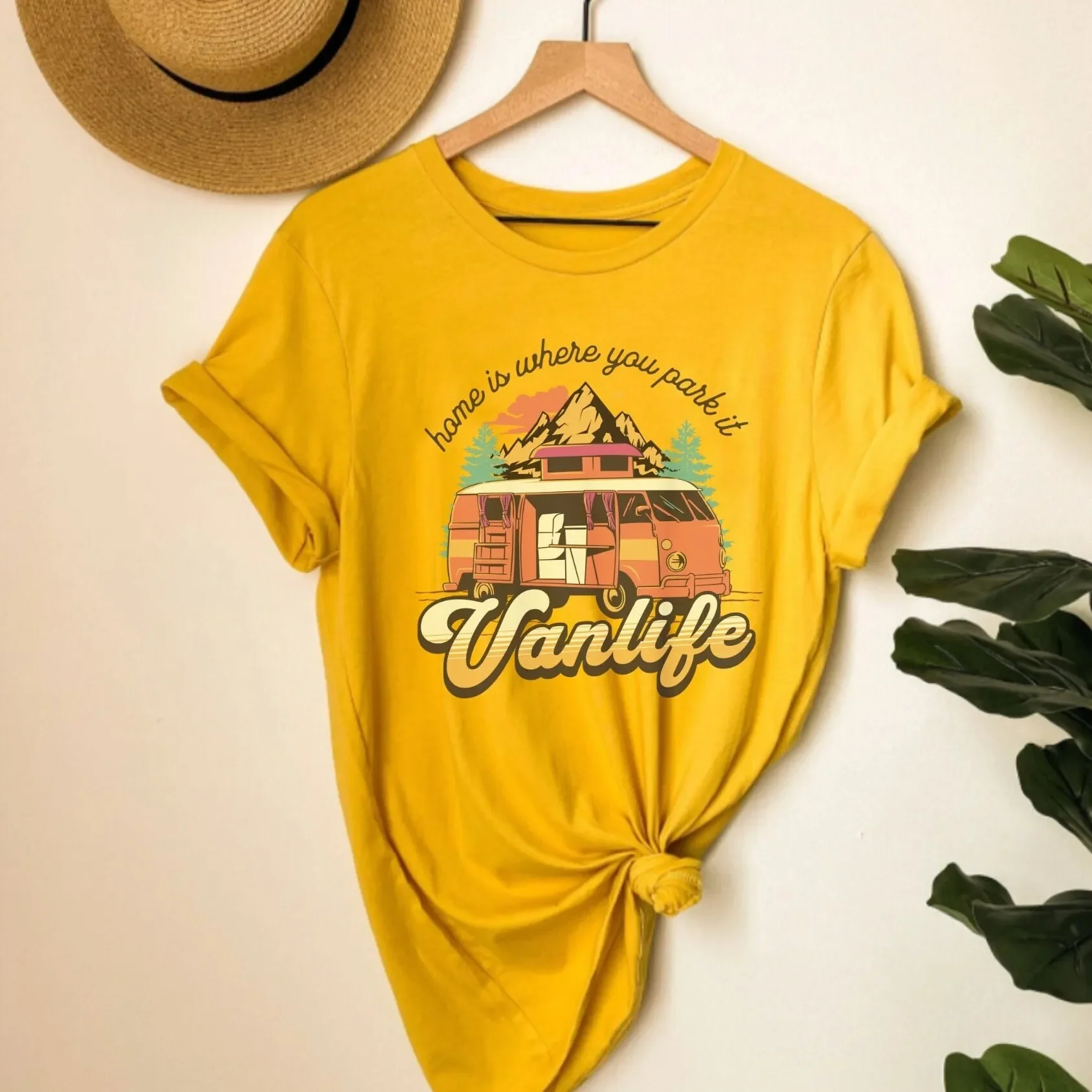 Outdoor Adventure Girl - Vanlife T-Shirt Van Camping Abenteuer Erkunden